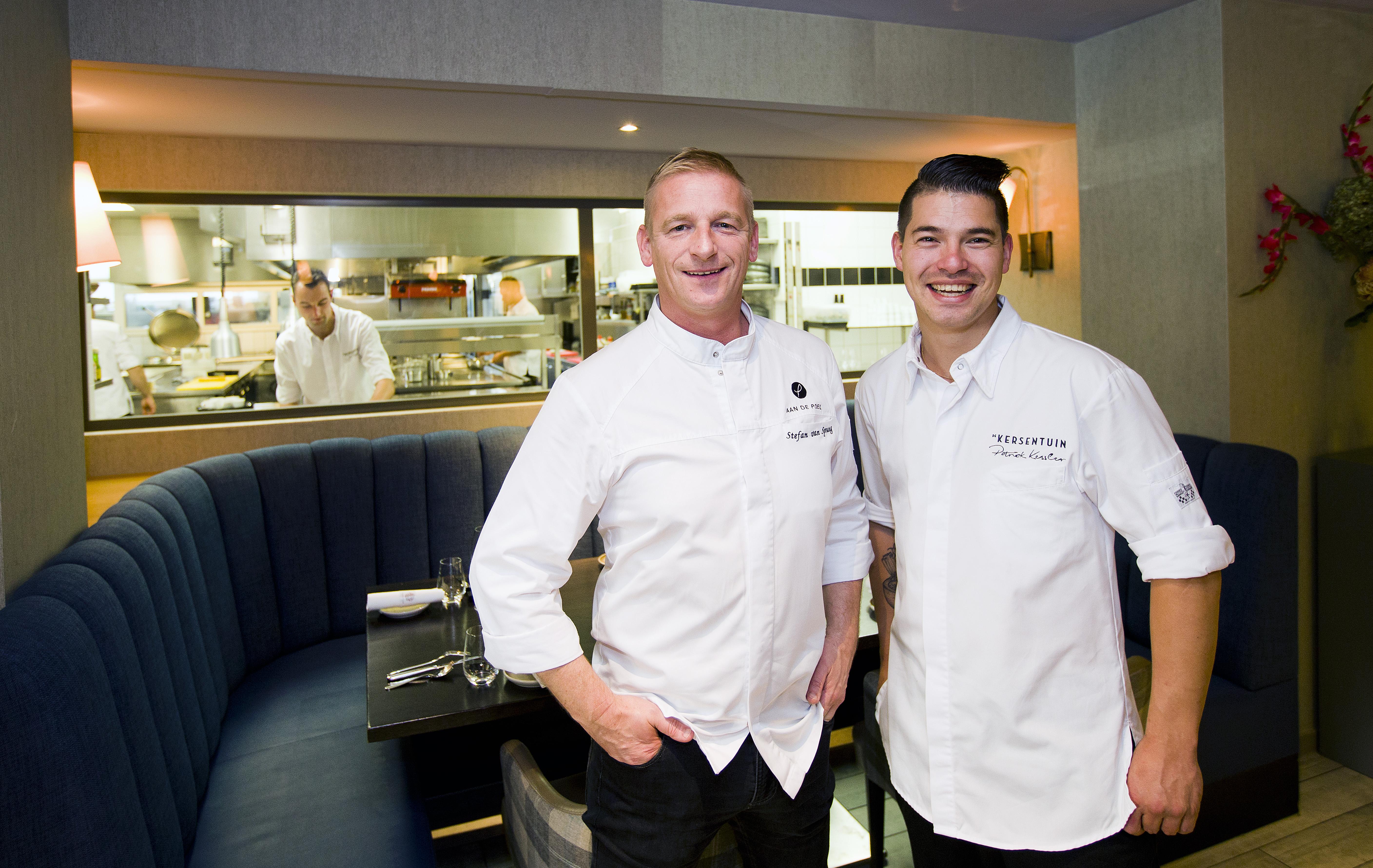 Bilderberg Garden Hotel Ámsterdam Exterior foto Chef Michael Mina (left) and his son Michael Mina Jr. (right) at Michael Mina's restaurant in Las Vegas